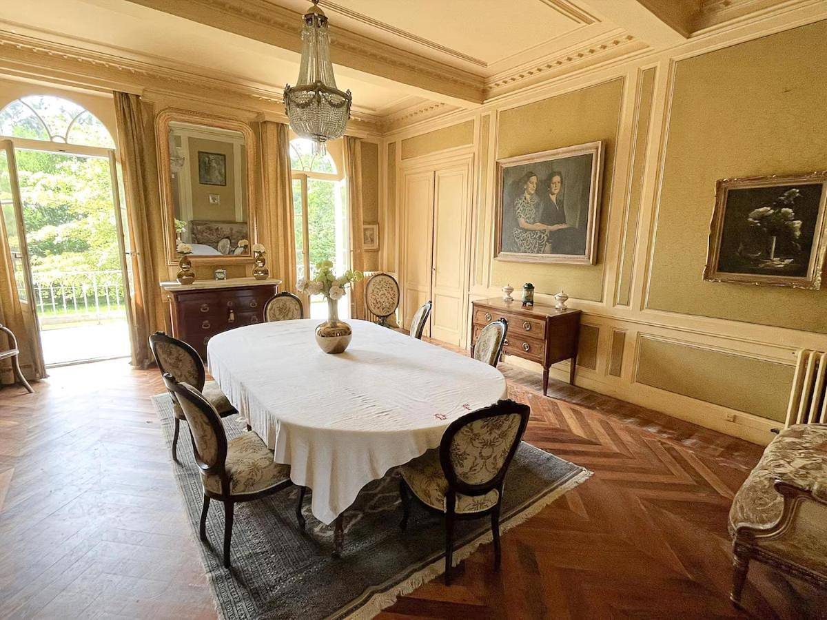 Historic Manor With Pool In Quercy in Caussade, Quercy