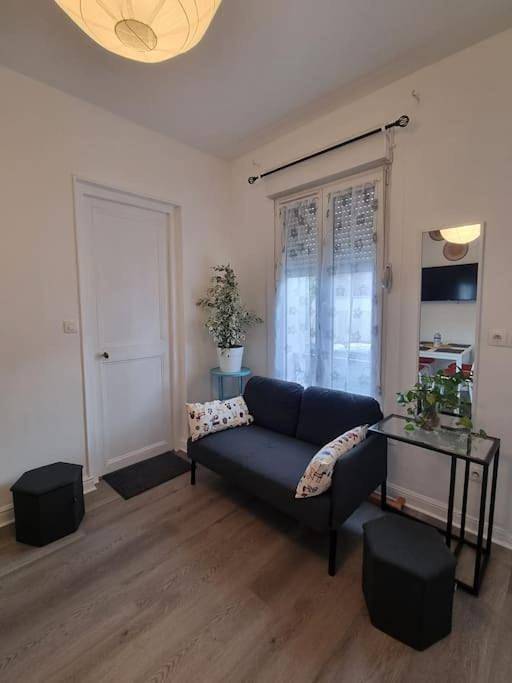 Two-Bedroom House in L'Haÿ-les-Roses, Val-de-Marne