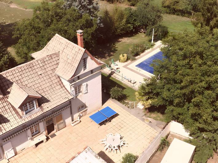 Gîte pour 10 personnes, avec Jardin dans Savignac, Aveyron