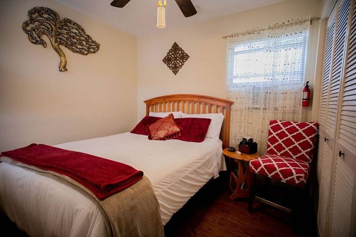 Vacation rental for 2 people, with yard in Sebastian