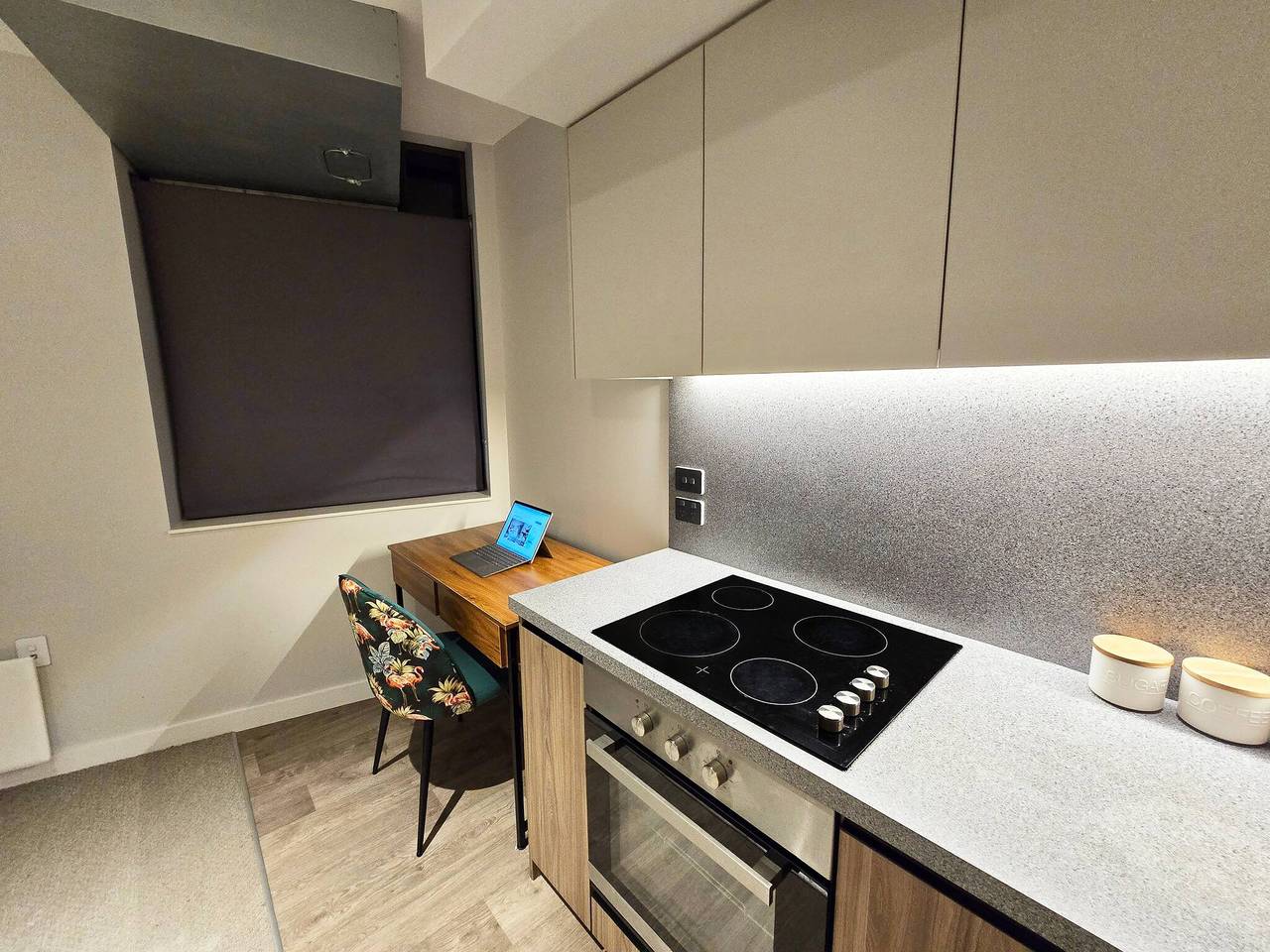 Ganze Wohnung, Modernes 2-Zimmer-Apartment im Herzen von Lower Hutt in Lower Hutt City, Wellington