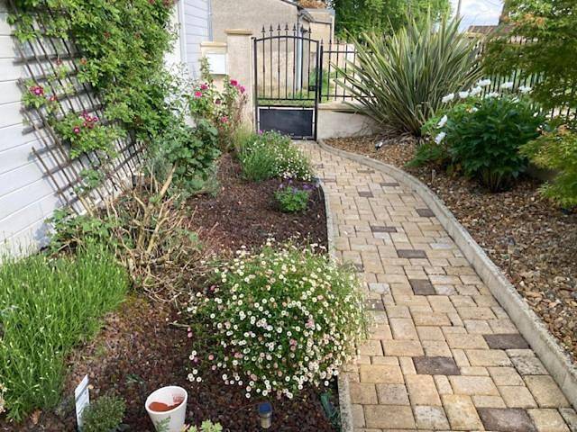 Location de vacances pour 5 personnes, avec Terrasse et Jardin ainsi que Piscine et Vue à Mignaloux-Beauvoir - 4