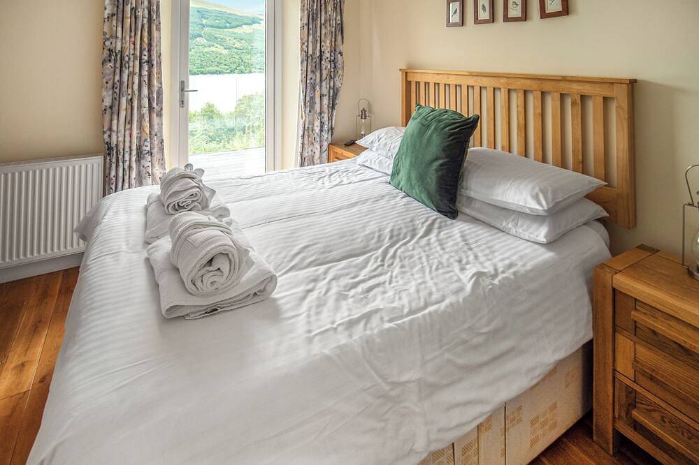 5 bedroom accommodation in Fearnan, near Aberfeldy in Loch Tay, Perthshire