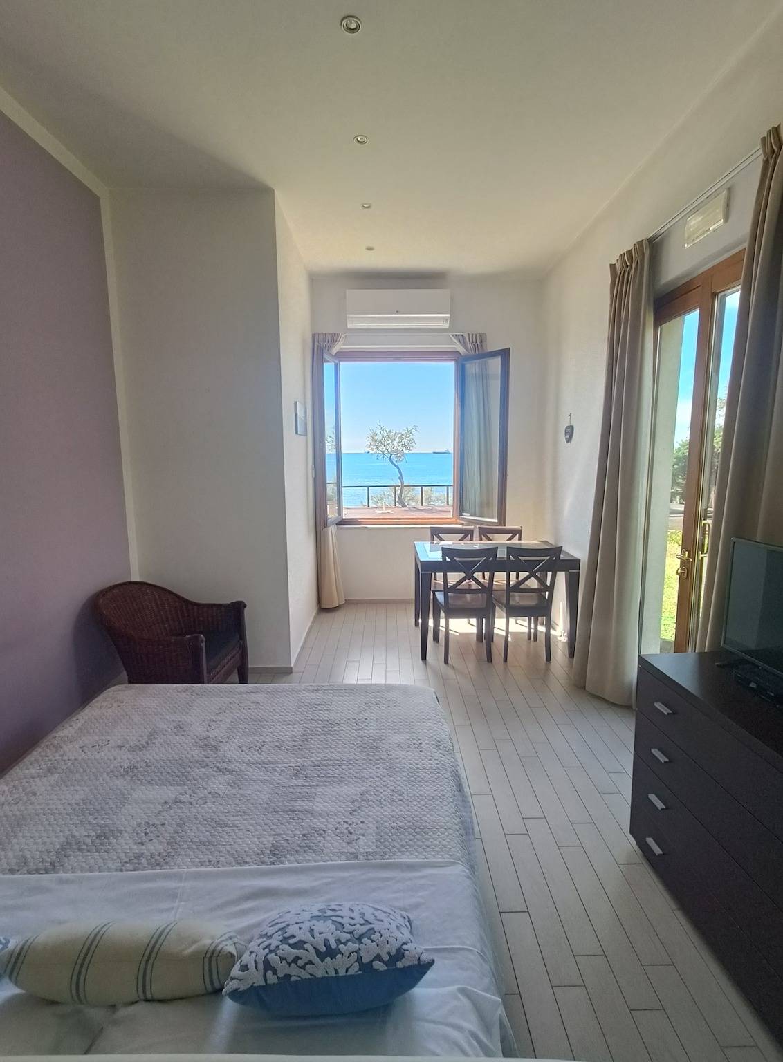 Ganze Wohnung, Risveglio guardando il mare in Livorno, Etruskische Küste