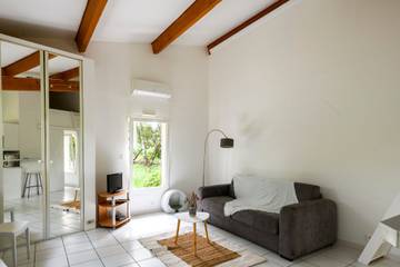Appartement De Vacances pour 2 Personnes dans Nîmes, Région de Nîmes, Photo 2