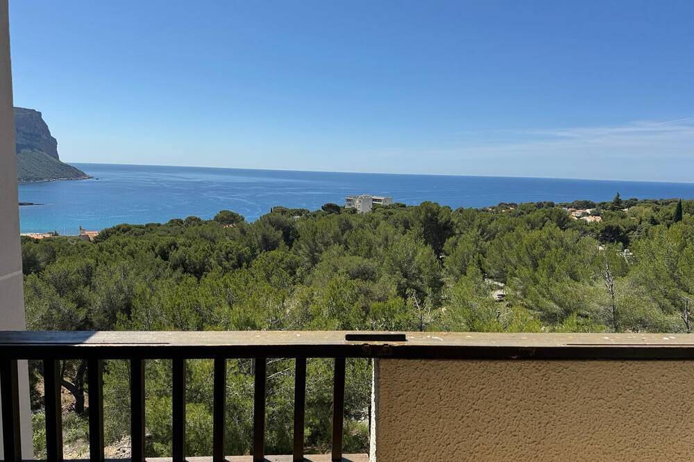 Entire apartment, Appartement Dans Résidence Terres Marines Vue Mer in Cassis, Calanques National park