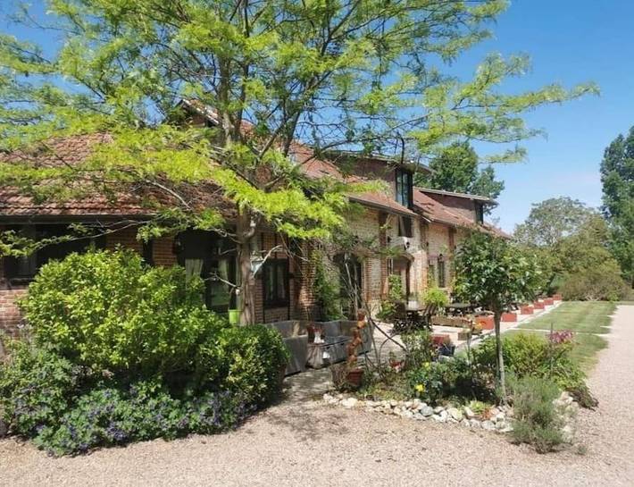 Gîte pour 4 personnes, avec jardin et terrasse à Berville-sur-Mer