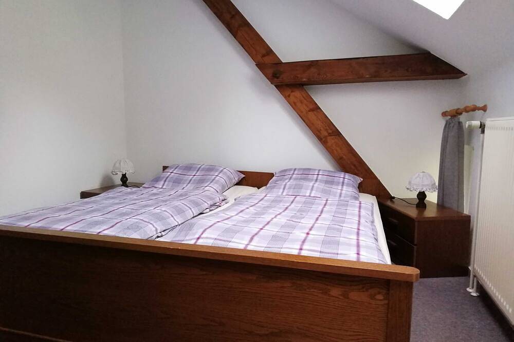 Ganze Wohnung, Ferienwohnungen Timmermann, 25128 - Ferienwohnung Timmermann, Gartenseite in Bunde, Nordseeküste