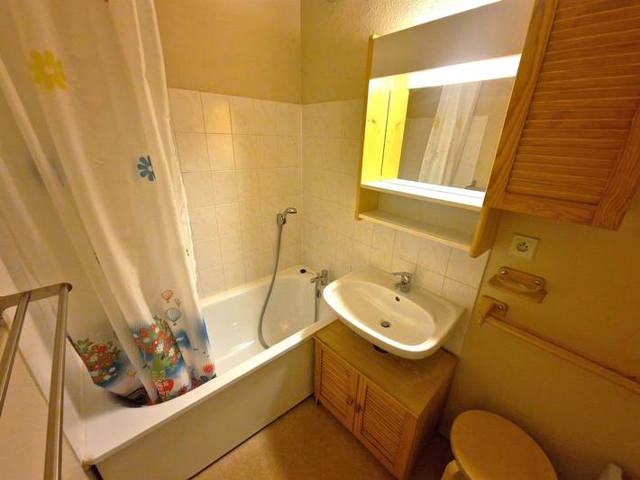 Apartamento entero, Apartamento para 4/6 personas en el centro de la estación, cerca de pistas y comercios in Valfréjus, Modane
