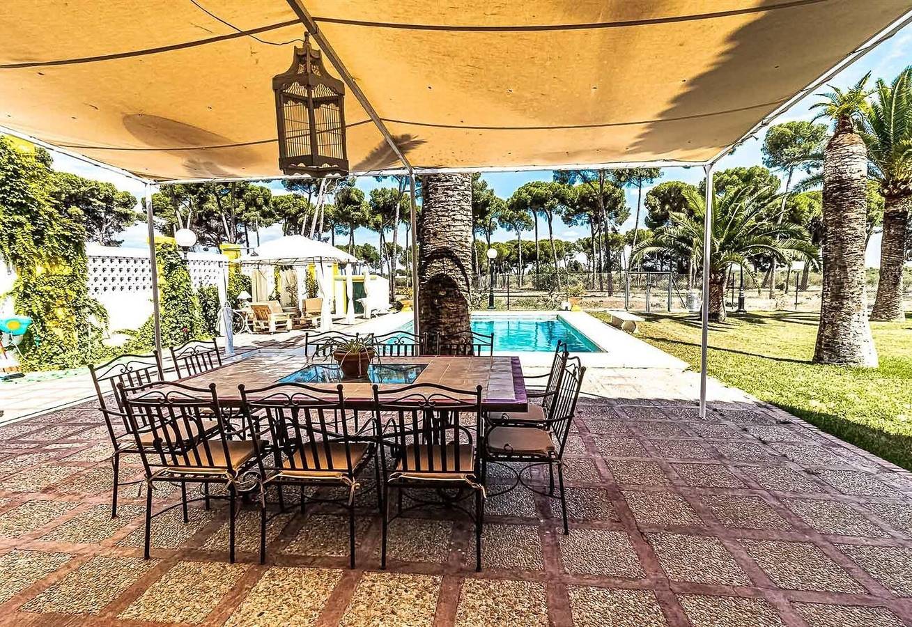 Casa de vacaciones "Hacienda El Corchuelo en Marchena" con piscina, jardín y Wi-Fi in Marchena, Provincia de Sevilla
