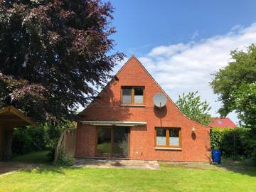 Ferienhaus 'Meldorf-Ferienhaus' mit privater Terrasse, Garten und WLAN