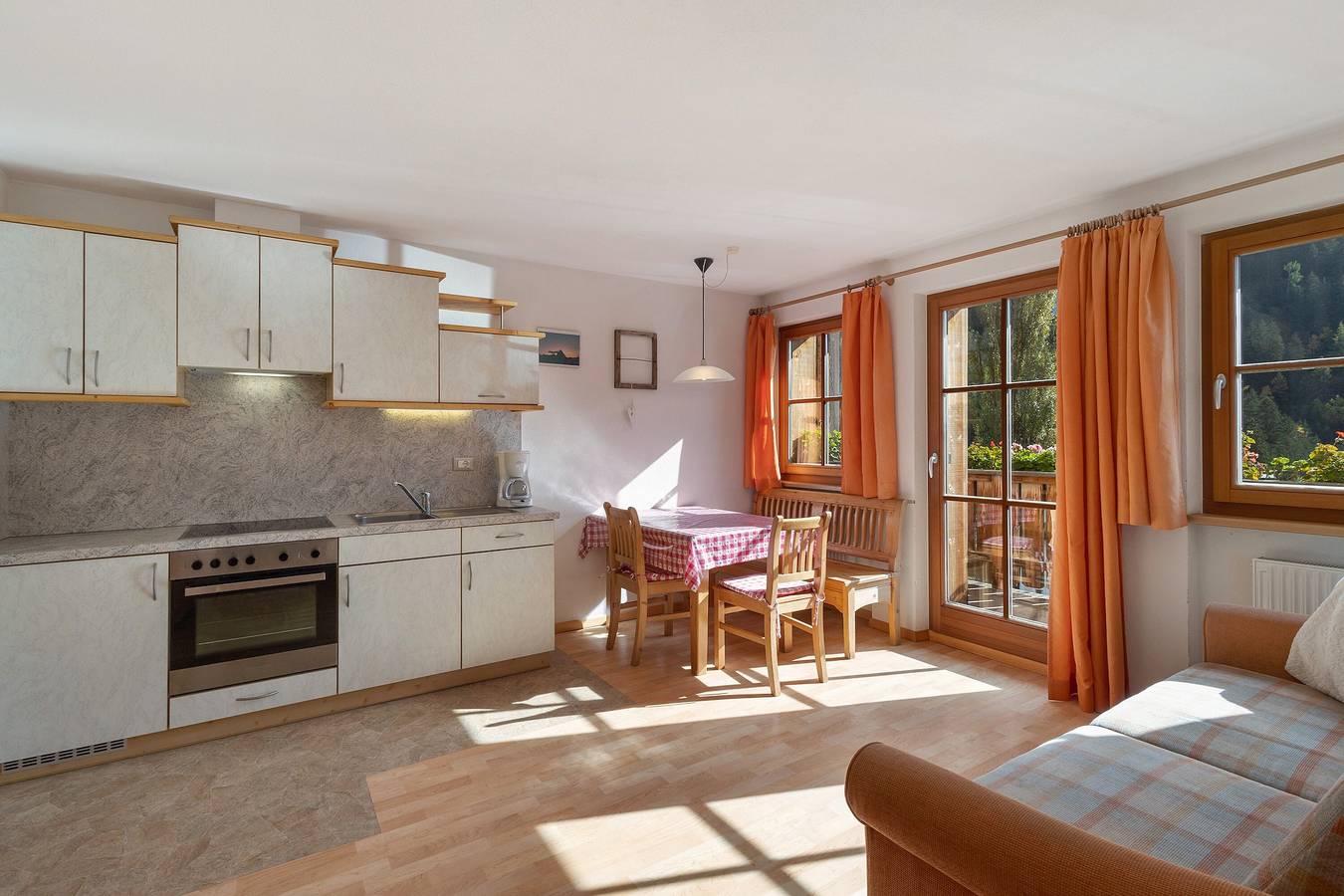 Ganze Wohnung, Ferienwohnung 'Inneroswalderhof 2' mit Bergblick, Gemeinschaftsgarten und Wi-Fi in Antholz, Rasen-Antholz