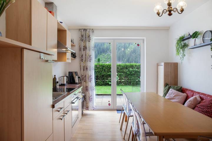 Ganze Wohnung, Ferienwohnung 'Tux' mit Bergblick, Garten, Terrasse und Wlan in Mayrhofen, Zillertaler Alpen