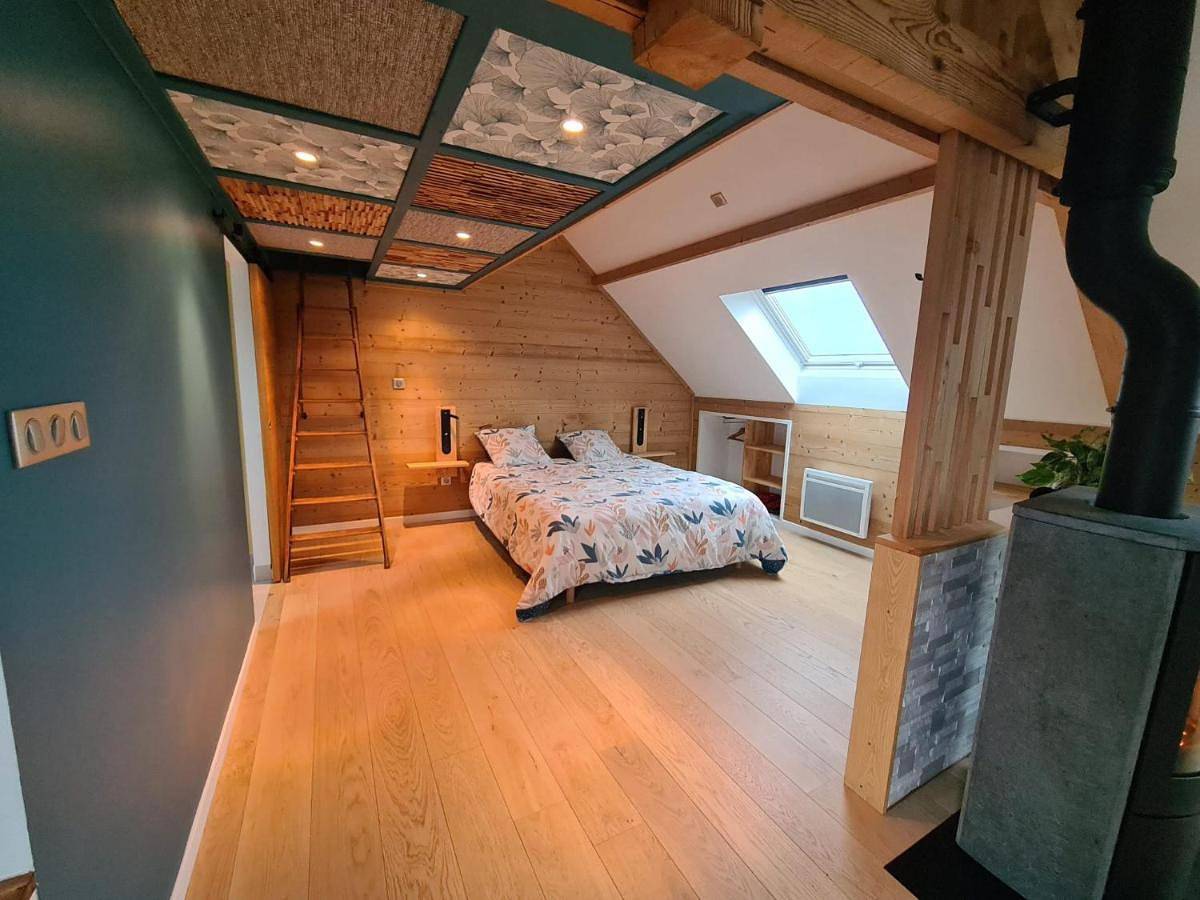 Appartement entier, Gîte des Vernet - Loft chaleureux entre lacs et montagnes in Boussy, Région d'Annecy