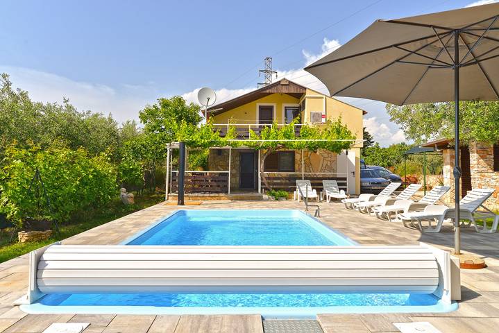 Ferienhaus für 8 Personen, mit Pool und Terrasse in Fazana - 2