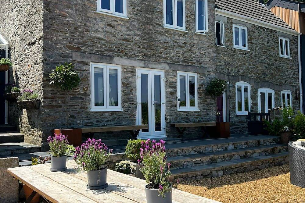 Cabin for 10 People in Plymouth, South West England