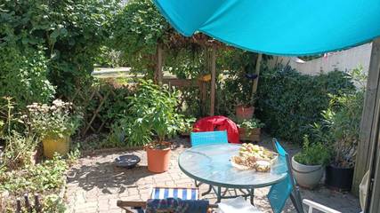 Cottage pour 2 personnes, avec jardin ainsi que terrasse et vue à Joué-lès-Tours