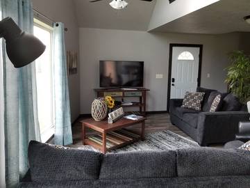 Log Cabin for 10 Guests in Iowa, USA, Picture 4