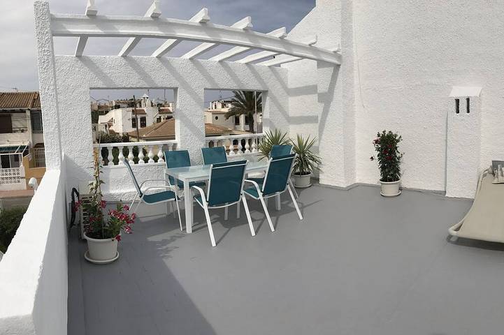 Bungalow für 6 Personen, mit Garten und Pool sowie Terrasse in Torrevieja