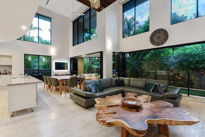 Villa for 8 people, with garden and pool as well as terrace in Port Douglas