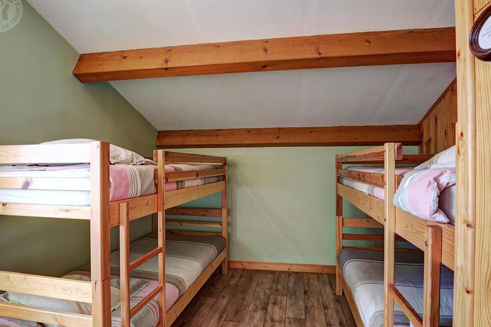 Gîte pour 12 pers., animaux admis, nature Apinac in Apinac, Montbrison