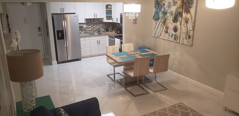 Vacation rental for 4 people, with pool and hot tub in Pompano Beach