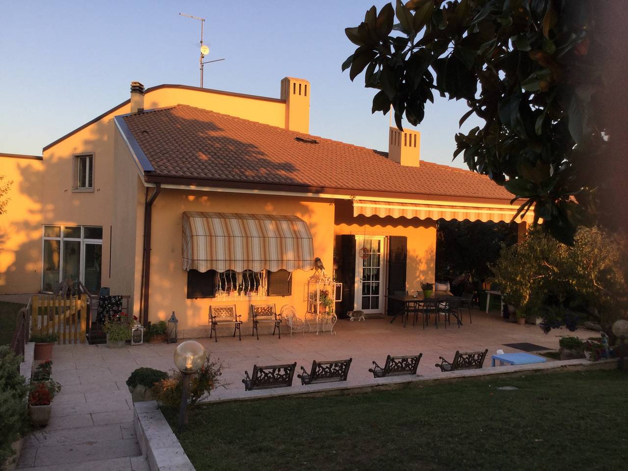 Ganze Wohnung, Apartment 'Suite Al Pian' mit privatem Pool, privatem Garten und Wlan in Mezzane di Sotto, Verona Provinz