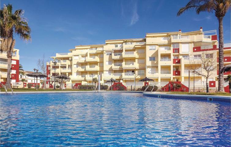 Ferienwohnung für 4 Personen, mit Terrasse und Pool in Dénia