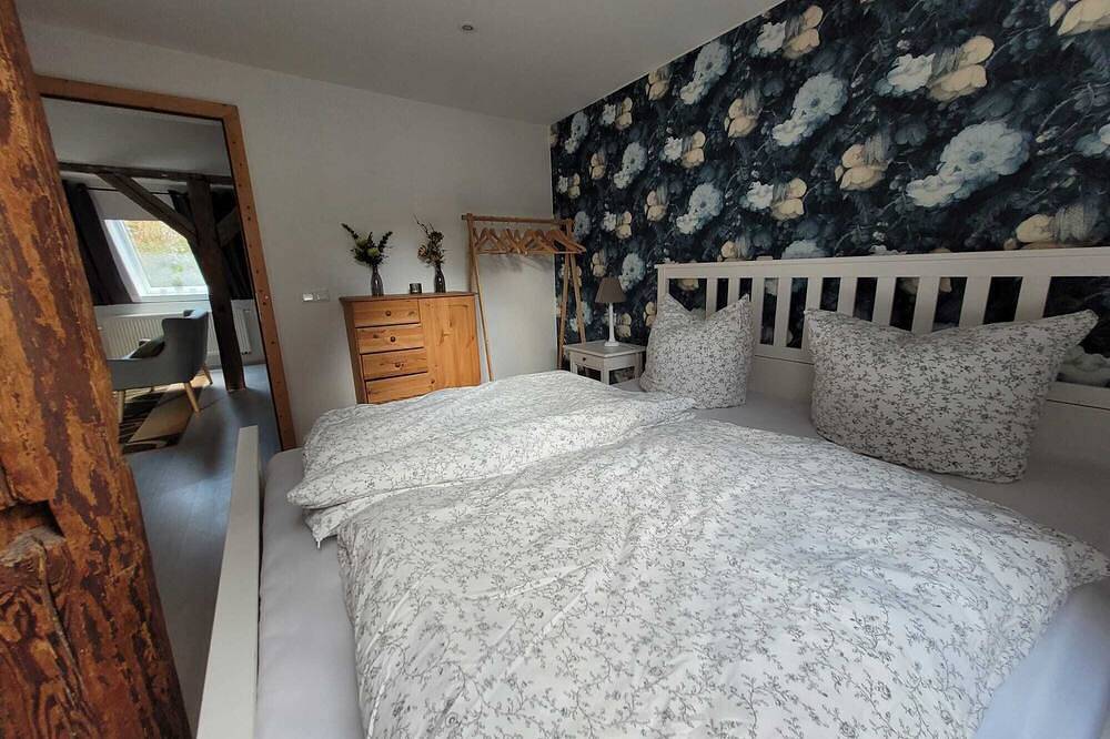 Ganze Wohnung, Großzügige Wohnung mit Terrasse, Garten und Kamin in ruhiger Umgebung in Vollrathsruhe, Mecklenburgische Seenplatte