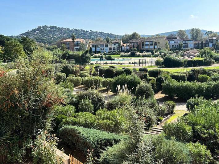Appartement de vacances pour 4 personnes, avec piscine et terrasse