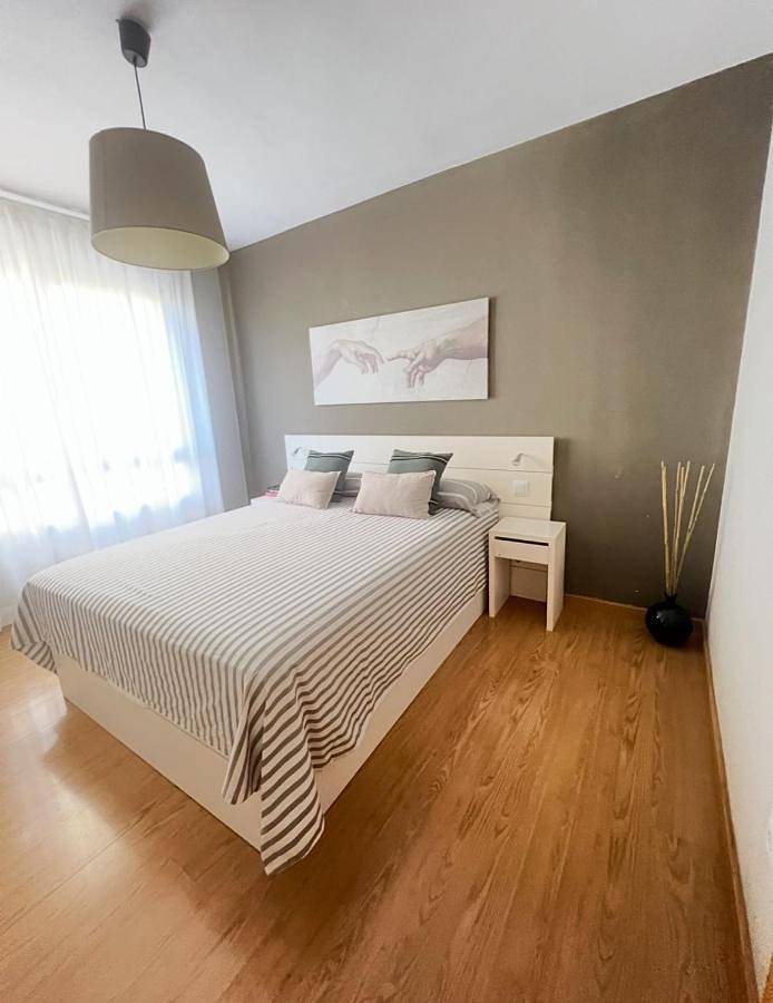 Apartamento entero, Barbastro urban home in Barbastro, Provincia de Huesca
