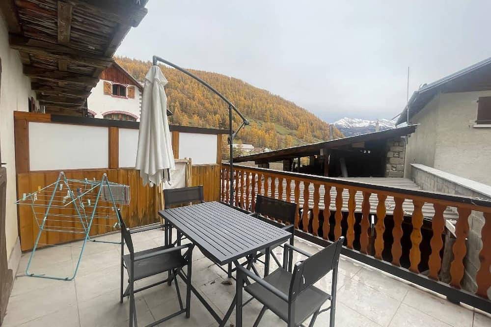 Entire apartment, Gites Simond welcomes you to Arvieux in the heart of the Queyras Regional Park, in Arvieux, Queyras