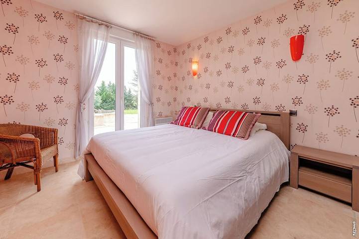 Location de vacances pour 10 personnes, avec jacuzzi ainsi que terrasse et jardin à Lisle-sur-Tarn - 3