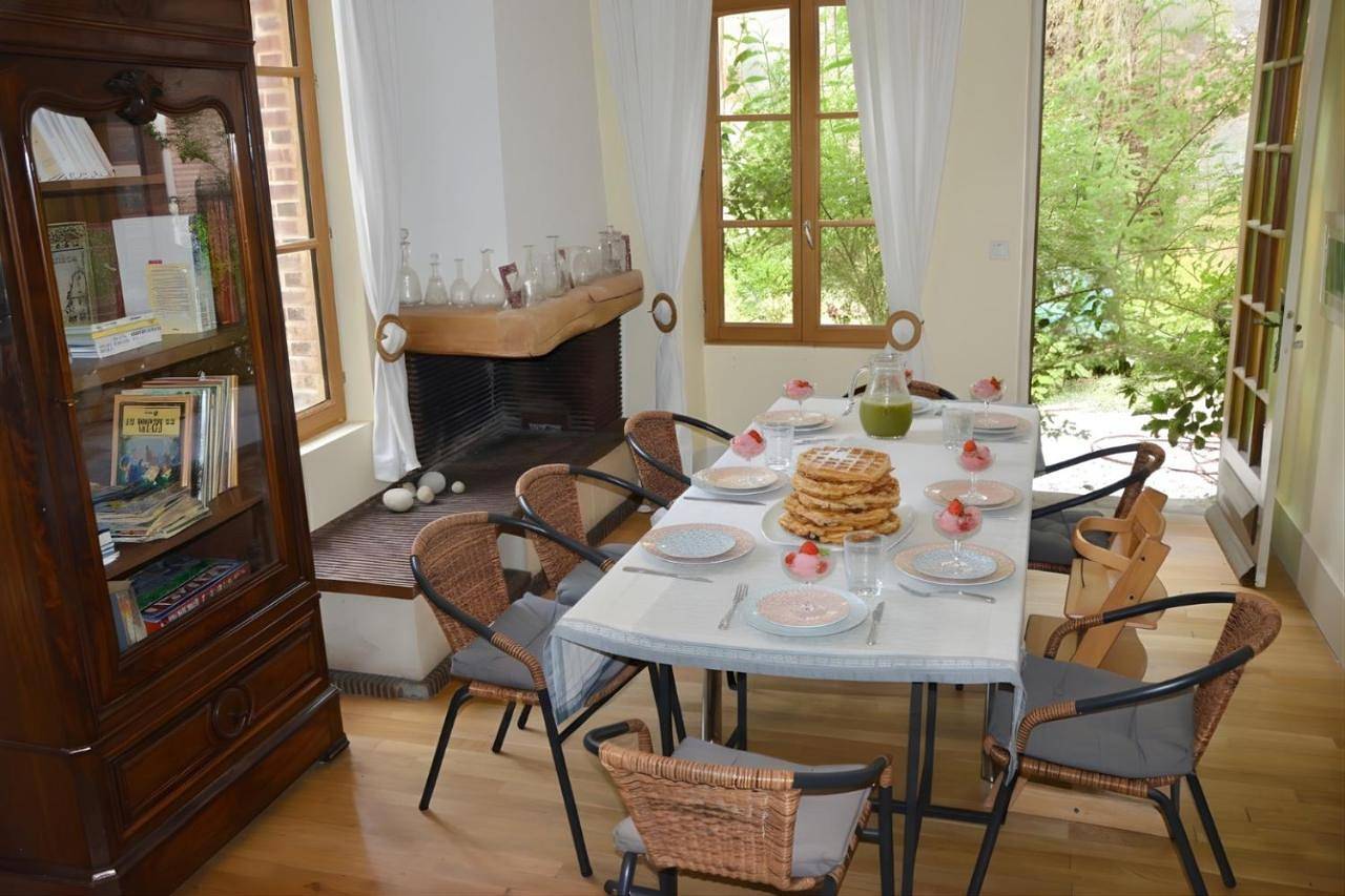Ensemble au bord de la rivière, salle de jeu familiale, village médiéval , 2h de Paris in Aubigny-sur-Nère, Sologne