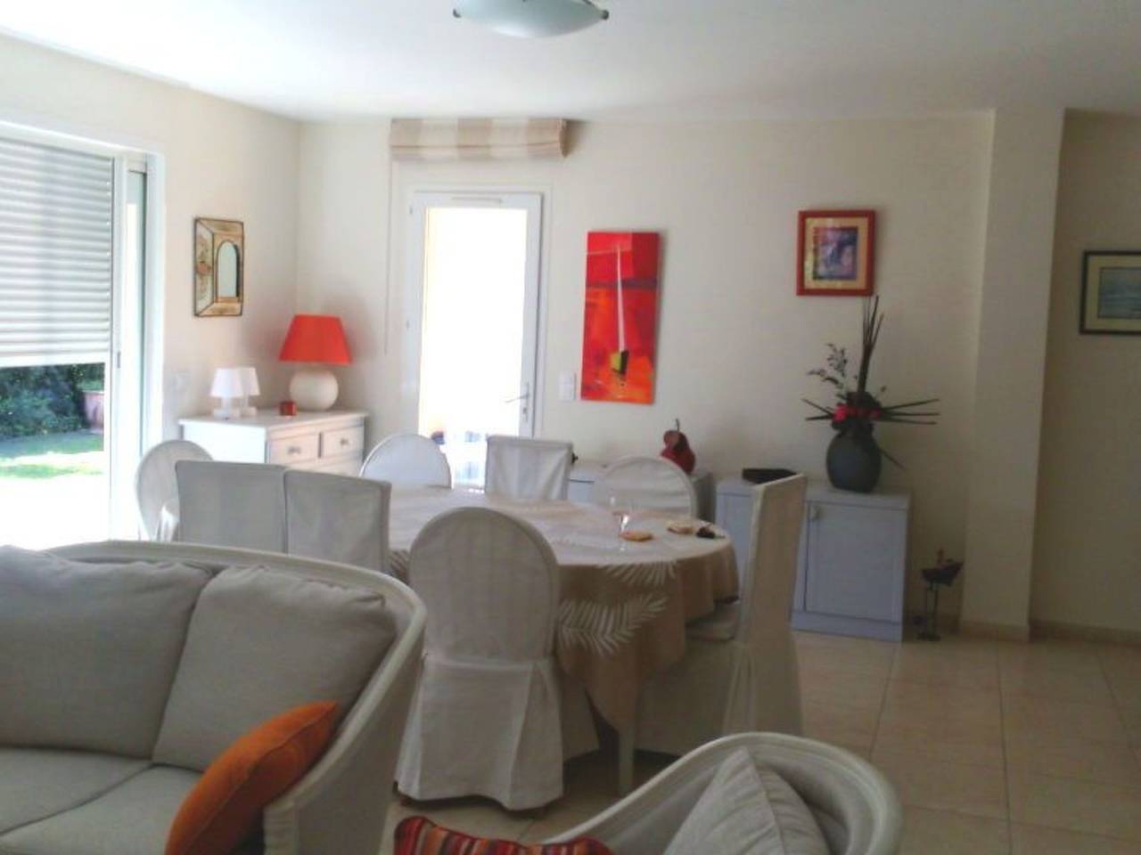 Freistehendes Haus mit großer Terrasse und Panoramablick auf die Landschaft in Lorgues, Draguignan region