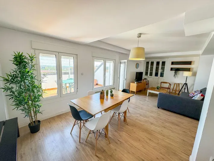 Apartamento de vacaciones para 7 personas, con terraza y vistas, Se admiten mascotas - 1