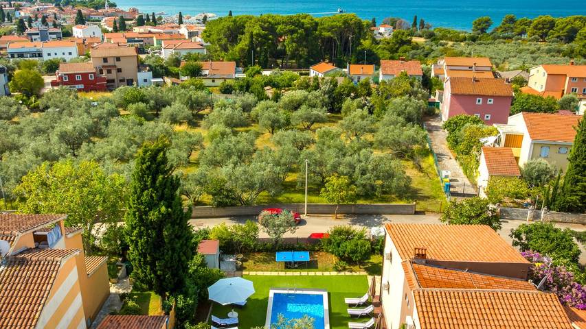 Villa für 8 Personen, mit Terrasse und Garten in Fazana