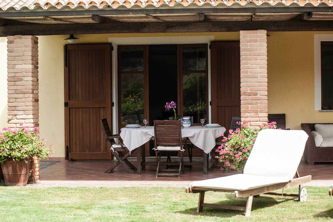 Ferienhaus "Asfodeli" mit Wlan, A/C & Garten in Teulada, Cagliari Provinz