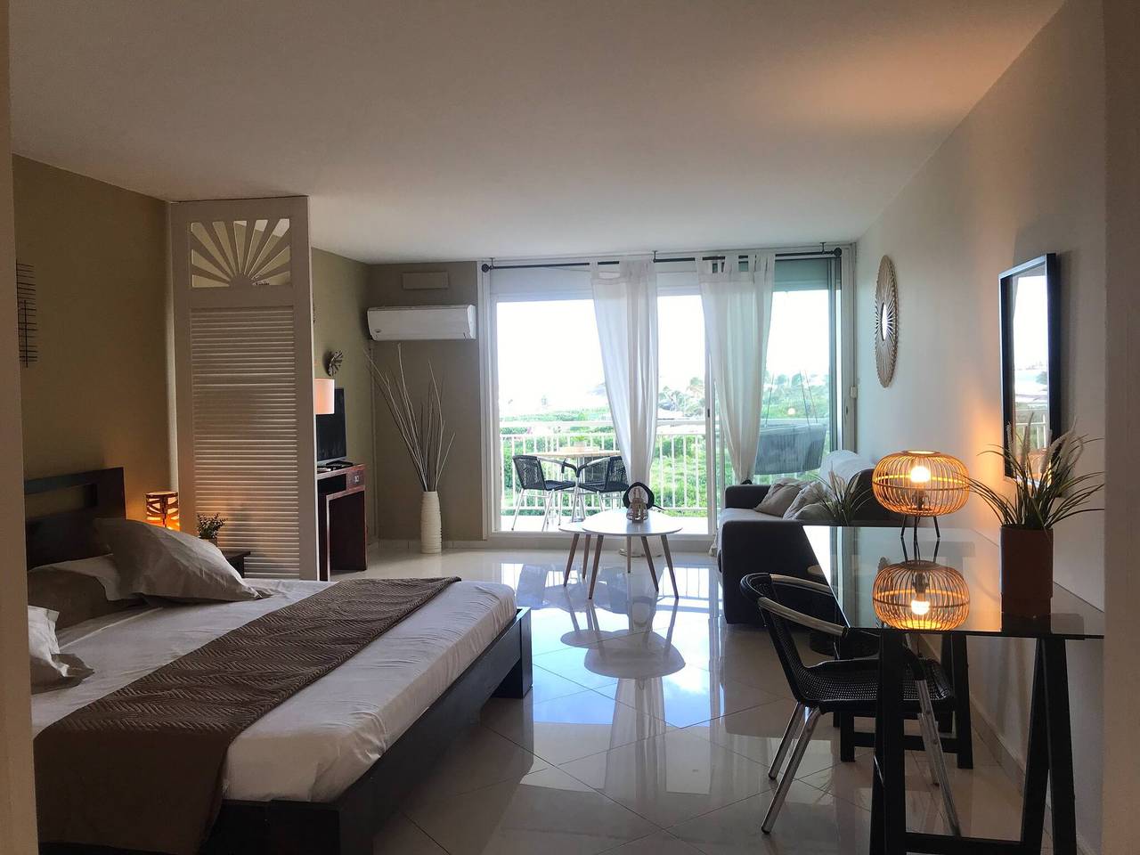 Appartement entier, Saint Martin - Baie Orientale Grand studio vue océan avec piscine 4309 in Saint Martin