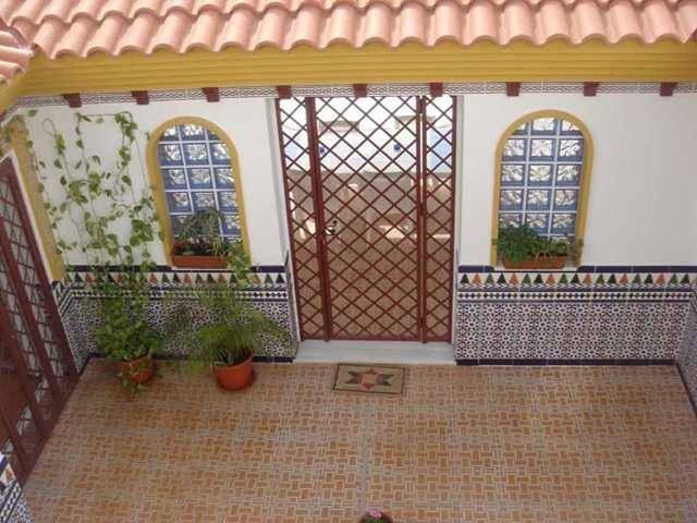 Location de vacances pour 10 personnes, avec vue et piscine ainsi que bassin pour enfant et jardin, animaux acceptés à Calabardina - 4