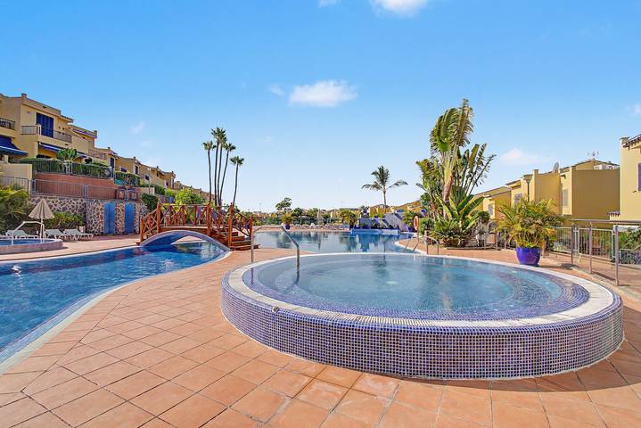 Holiday home for 4 people, with children pool and hot tub as well as garden - 1