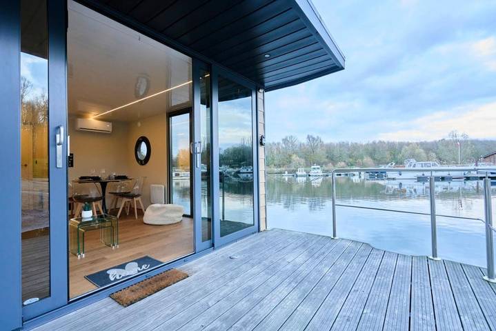 Bateau pour 4 personnes, avec terrasse ainsi que vue et vue sur le lac dans Hauts-de-France - 4
