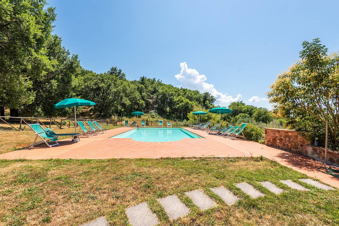 Appartement entier, Appartement 'Casa In Antico Casolare' avec vue sur les montagnes, piscine commune et Wi-Fi in Radicondoli, Province de Sienne