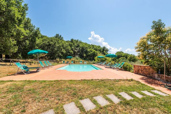 Geheel appartement, Appartement 'Autentico In Campagna' met Uitzicht op de Bergen, Gedeeld Zwembad en Wifi in Radicondoli, Provincie Siena