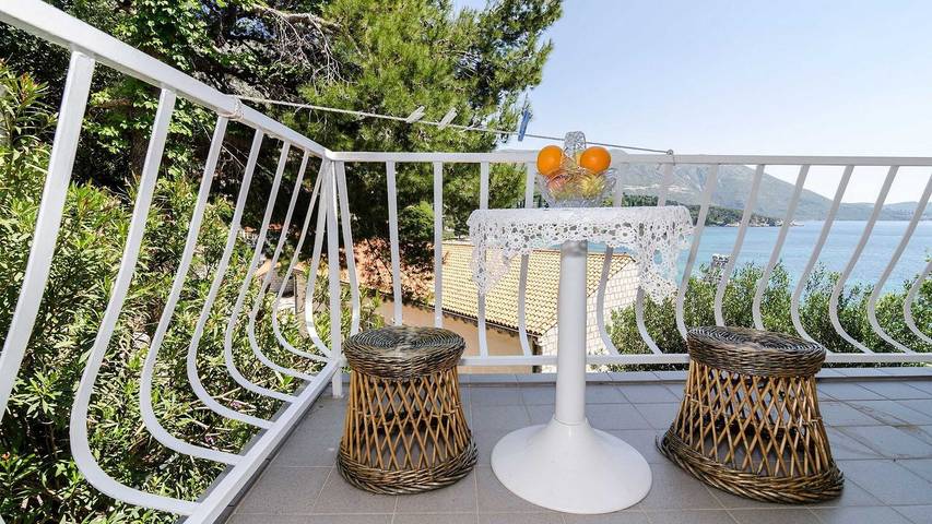 Ferieleilighet for 3 personer, med balkong i Mlini