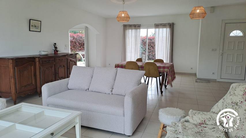Gîte pour 6 personnes, avec Terrasse et Jardin à Dénat