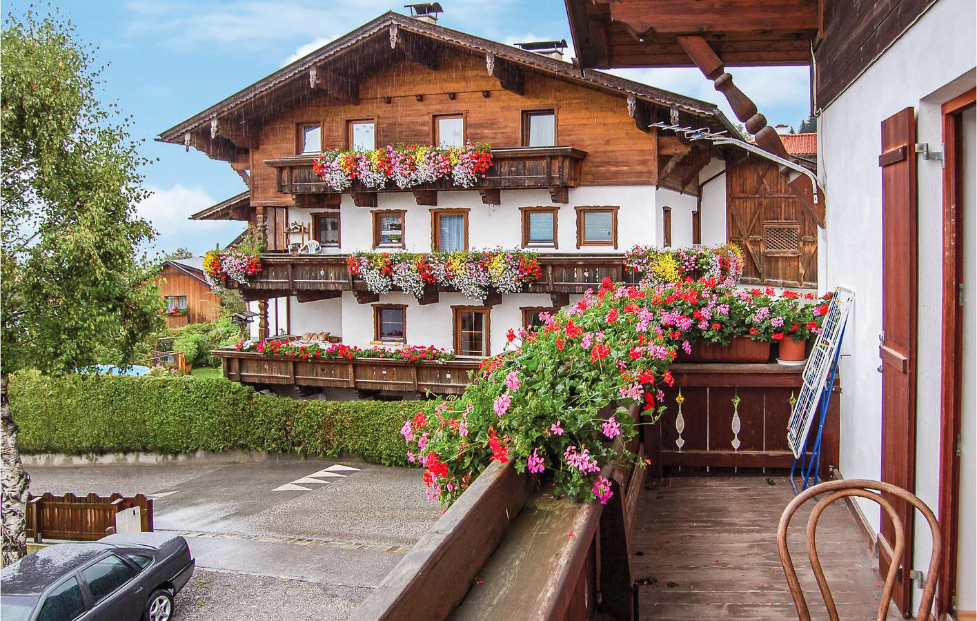 Ganze Ferienwohnung, Wohnung mit Bergblick, Parkplatz und Terrasse in Tuxer Alpen, Rinn