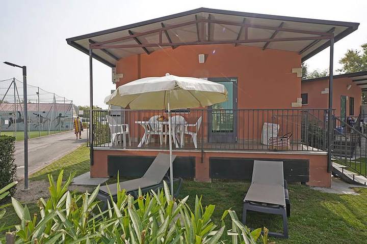 Bungalow für 6 Personen, mit Pool und Garten, kinderfreundlich in Peschiera del Garda - 2