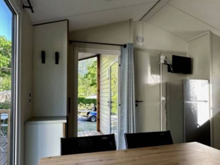 Mobil home pour 6 personnes, avec terrasse, animaux acceptés dans Office De Tourisme Challes Les Eaux - 3