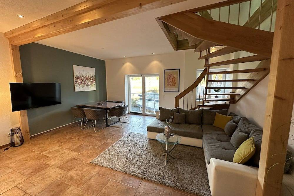 Apartamento inteiro, Fewo Sternen Plus - Hochwertige Maisonette Wohnung in Aufen - in Donaueschingen, Central Black Forest